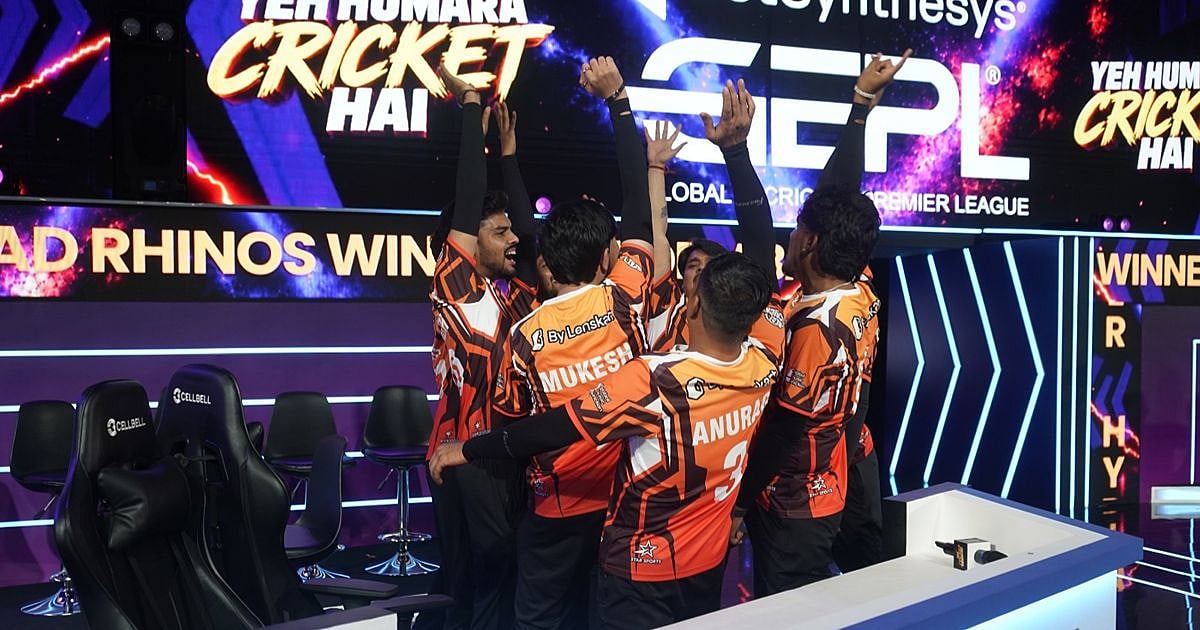 Players at GEPL Season 3 cheering