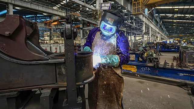 Manufacturing Sector Lifts Indian Economy In Q2 As GDP Growth Beats All Estimates