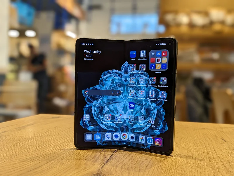 OnePlus Open comes with a 6.31-inch cover display. It’s a Dual 2K OLED display.