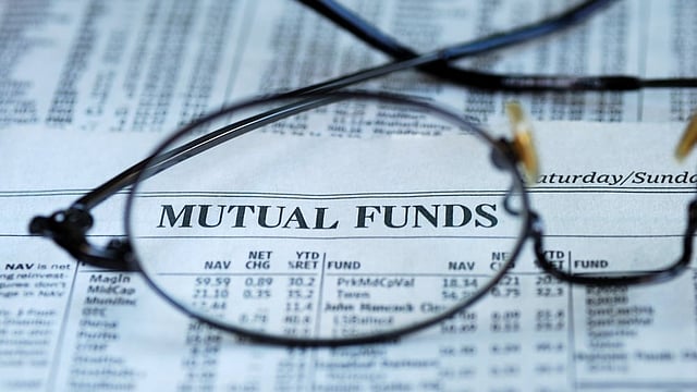 Mid- and Small-Cap Mutual Funds Attract Rs 30,350 cr in H1 FY25 on Strong Returns