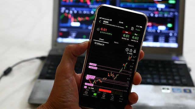 Premier Energies IPO Falls 14% After Multibagger Debut on Bourses: Should You Sell?