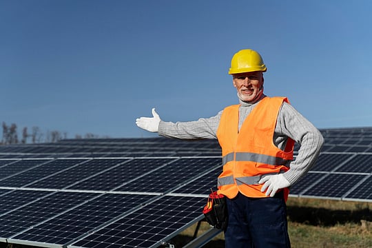 Global Solar Investments Projected to Reach $500 Billion by 2024, Says Union Minister