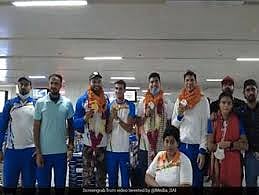 Paralympic Champs Return To Heros Welcome