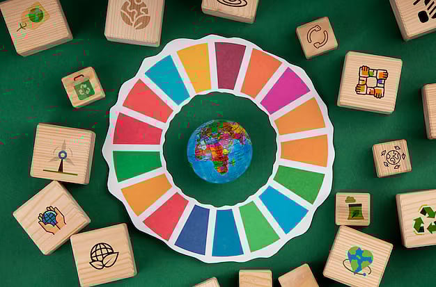 by freepik : The report identifies several global crises—including the COVID-19 pandemic, ongoing conflicts, and environmental disasters—as factors contributing to what it calls a ‘polycrisis,’ diverting resources from sustainable development efforts.