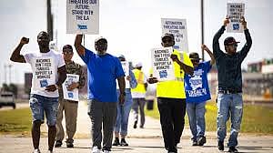 Dockworkers Union Suspends Strike Until Jan 15 To Allow Time To Negotiate New Contract