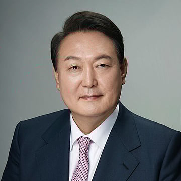 South Korea's Martial Law Withdrawal Bid: Why President Yoon Took a U-turn? 