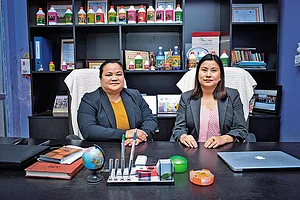 Geetashori Yumnam (L) and Asem Sundari