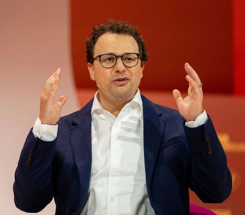 Anthropic CEO Dario Amodei Warns of Chinese Espionage Threats to US AI Firms