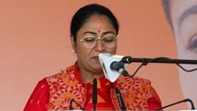 Delhi CM Gupta Announces Launch of Extensive Campaign to Combat Air Pollution