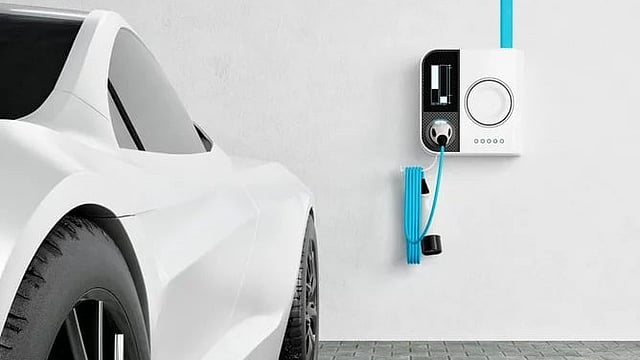 Delhi’s New EV Policy Mandates Electric Cars for 3rd Household Vehicle: Why the Shift is Essential?