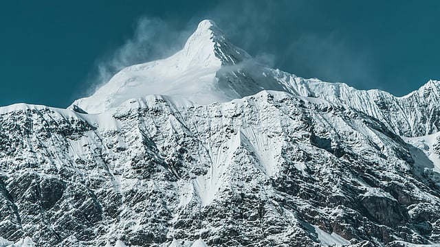 China’s Glaciers Shrink by 26% in 60 Years: How It Affects Water Resources and Climate Change?