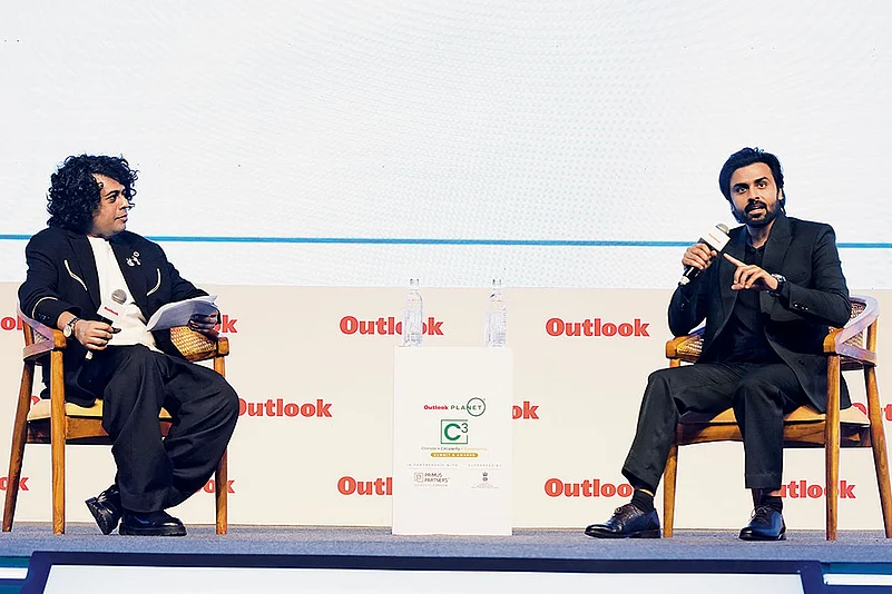 Sandipan Dalal, consulting
editor (left) and Jitendra
Kumar, actor