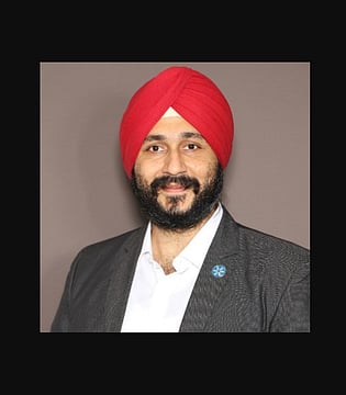 Anmol Jaggi’s Lavish Spending on DLF Camellias Puts BluSmart, Gensol Under SEBI Scanner