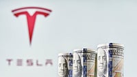 Tesla Q2 Cash Burn: Elon Musk's AI Pivot Triggers Investor Scrutiny FXLeaders : Tesla Q2 Cash Burn: Elon Musk's AI Pivot Triggers Investor Scrutiny
