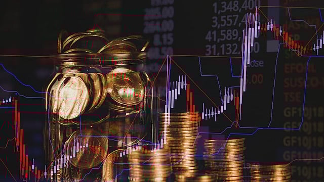 Gold Declines Rs 1,500 to Rs 99,250 per 10 g Amid Weak Global Cues