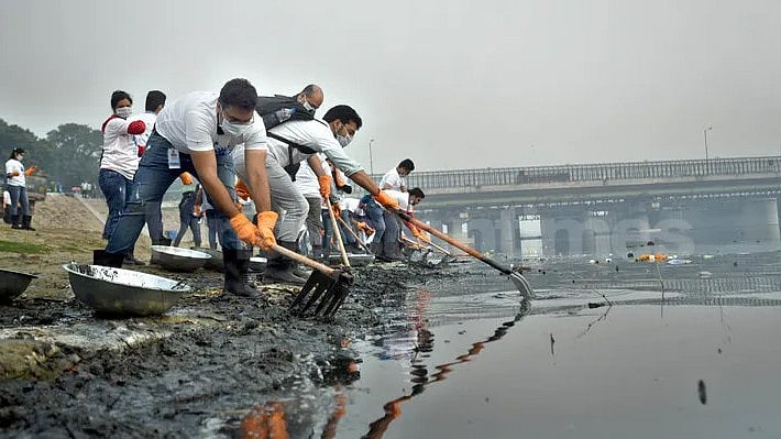 Delhi Govt to Constitute Unit to Monitor Yamuna Cleaning Efforts  