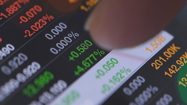 Sensex, Nifty Trade flat in Volatile Trade Amid Geopolitical Tensions