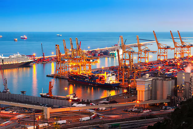 Source: Freepik : Jawaharlal Nehru Port Authority (JNPA) set a record by handling 7.3 million TEUs
