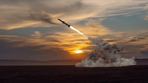 Shutterstock : India-Pakistan War