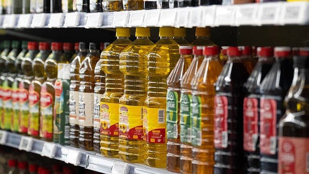 India's Vegetable Oil Imports Dip 32 % in April on Lower Palm Oil Demand