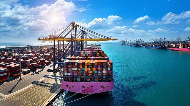 India's Exports to US Rise 27.3 %; Imports Jump to 63.76 % in April    