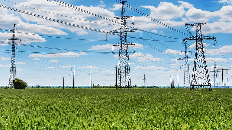 Total income rose to Rs 12,590.80 crore in the quarter from Rs 12,305.39 crore in the same period a year ago - Powergrid