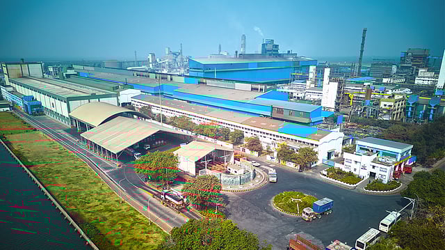 Hindalco Shares Slip on Mixed Brokerage Calls; Rs 8,000 Cr FY26 Capex Planned, Novelis IPO in Pipeline