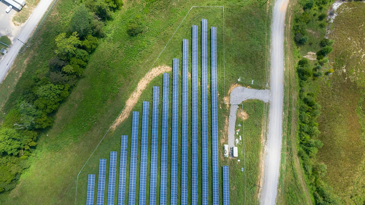 Reliance to Begin Solar PV Production in 2025, Power India’s Renewable Push