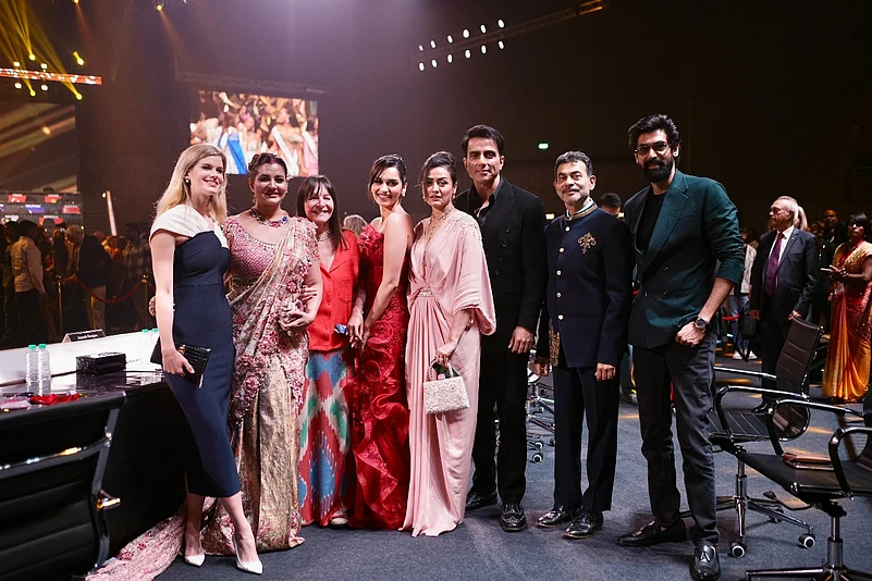 Sudha Reddy with the esteemed guests at the event
