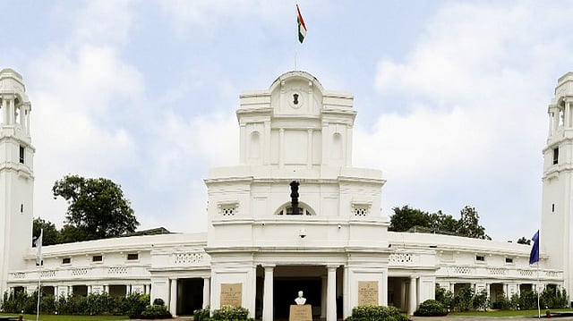 Delhi Govt Plans to Roll Out EV Policy 2.0 By Next Month
