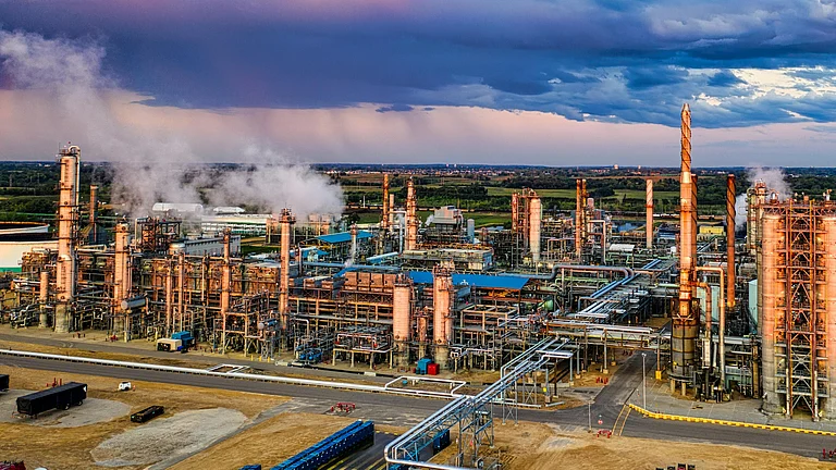 Europe’s climate funds struggle to meet targets as green investments continue backing fossil fuels. - Photo by Tom Fisk