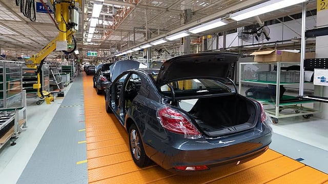 Passenger Vehicle Retail Sales Dip 3 % in May As Demand Softens