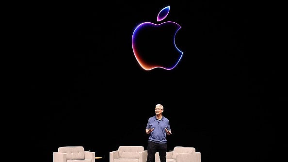 Apple to Kick Off Three-Year iPhone Reinvent Plan, Exploring Curved Glass and Foldables