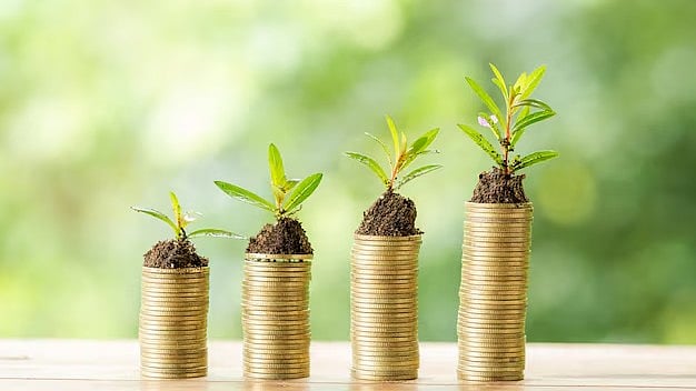 Freepik : India is now home to 85,698 individuals with assets exceeding $10 million, accounting for 3.7% of the worlds ultra-wealthy population