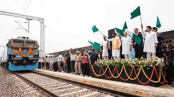 PIB : Shri Ashwini Vaishnaw inaugurated the country’s largest automobile Gati Shakti Multi-Modal Cargo Terminal at Maruti Suzuki India Limited, Manesar, Haryana
