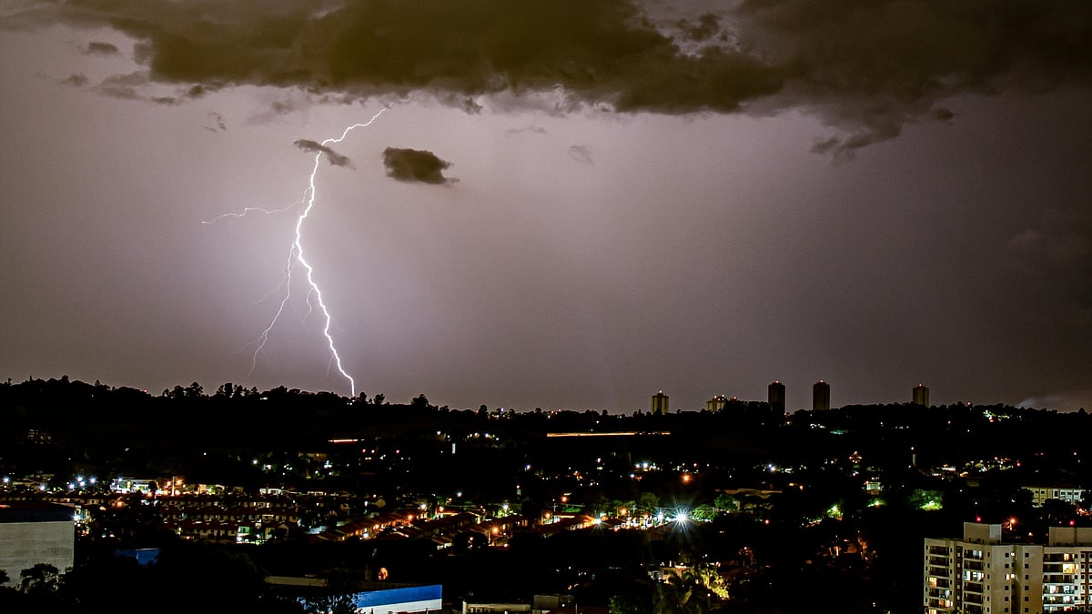 IMD issues red and orange alerts as monsoon rains intensify across India - Photo by William  Santos