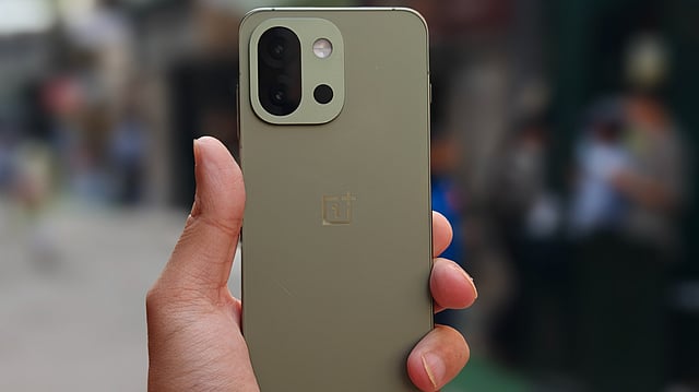 OnePlus 13s Review: The 'S' Stands for Smaller, Smarter and Suave