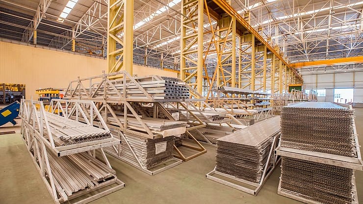 FreePik : Aluminium Extrusion Industry