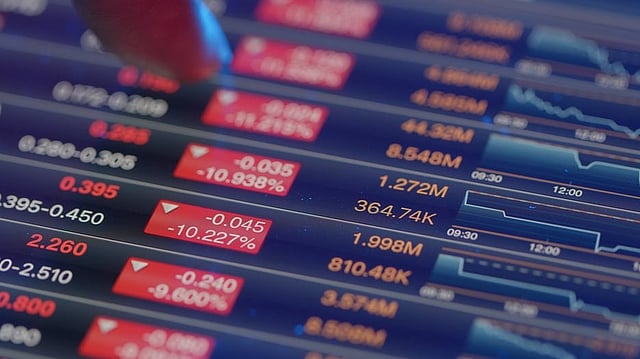 Sensex, Nifty Tank Nearly 1% on Selling in Pharma, IT Shares After New Trump Tariffs on Branded Drugs
