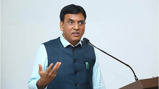 Advance Withdrawal Of Up to Rs 5 Lakh From PF Accounts Allowed Through Auto Settlement Mode 