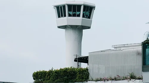 Freepik : AAIs Electronics Engineers Body Raises Concern Over Proposed Privatisation Of ATC Services