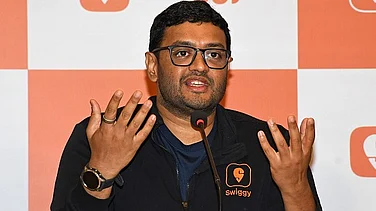 Outgunned by Flipkart and Reliance, Swiggy Bets on Loyal Customers to Survive
