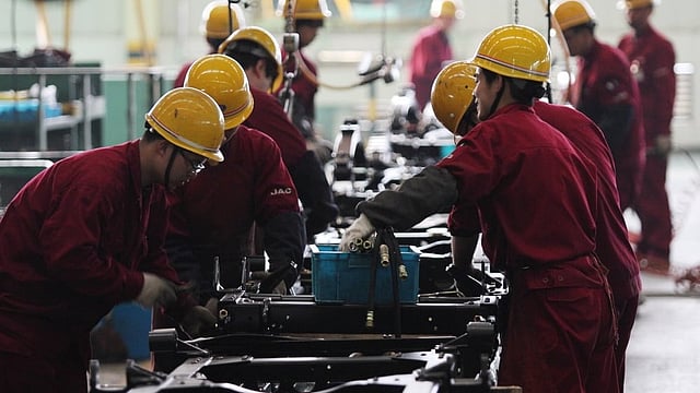Indian Electronics Manufacturers Face Double Whammy with Import Curb on Gold Compounds   