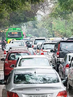 Delhi’s Fuel Ban for Overaged Vehicles Pushed Back—Check When New Rules Will be Implemented