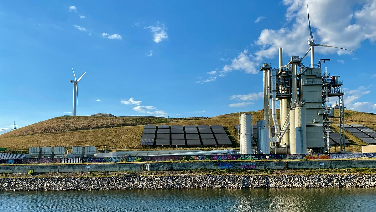 Solar and wind power projects continue to attract the bulk of global climate finance, leaving adaptation underfunded - Photo by orlando s