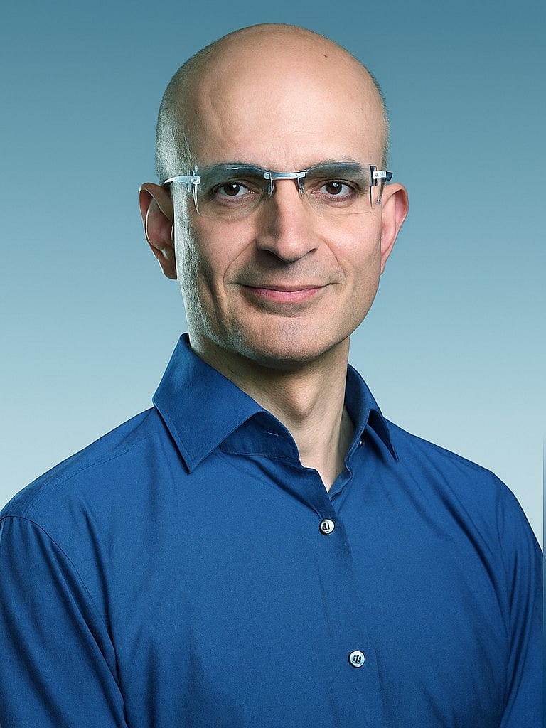 Meet Sabih Khan, Apple’ New COO Succeeding Jeff Williams – Here’s All You Need to Know About Him
