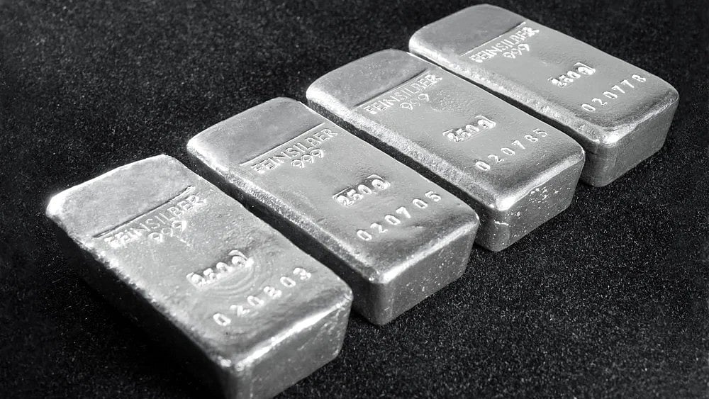 Silver Futures Climb Rs 588 to Scale New Peak of Rs 1.25 Lakh per kg Amid Hope of Fed Rate Cut         