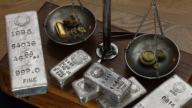 Silver Futures Slip ₹66 to ₹1,11,420 per Kg