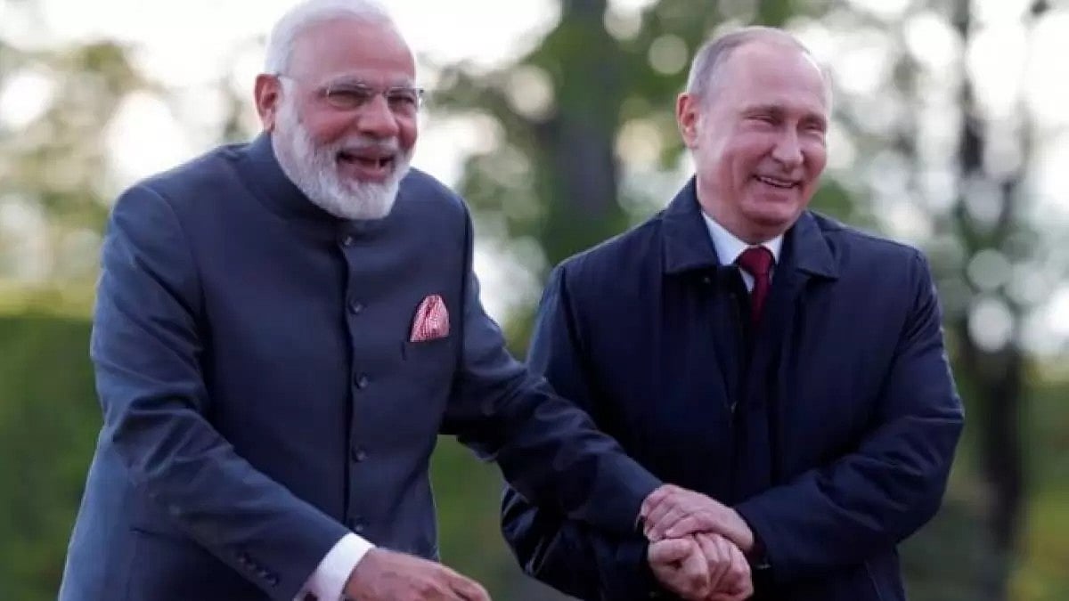 Indian Prime Minister Narendra Modi with Russian President Vladimir Putin