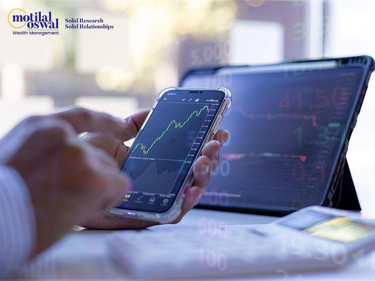 Share Market Live Feeds: Mobile Apps VS Web Platforms